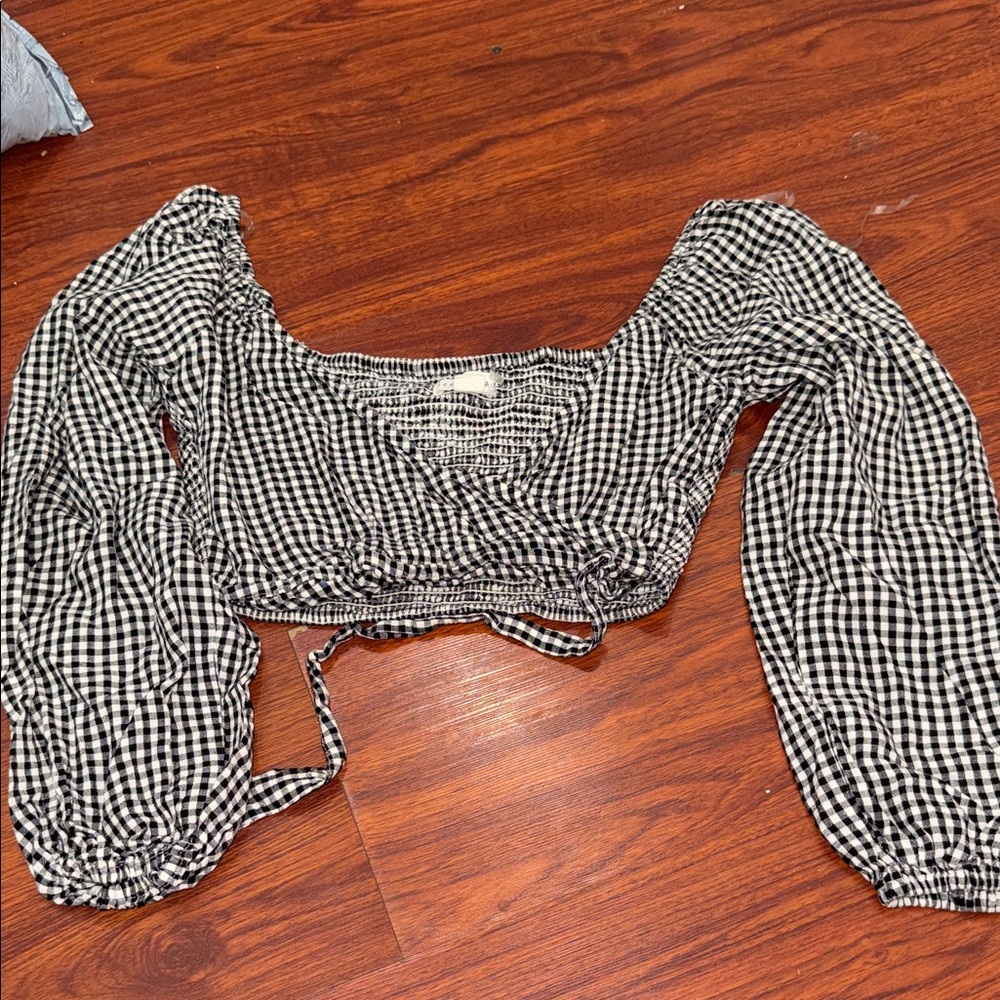 Aeropostale Black and White Gingham Tie-Front Crop Top